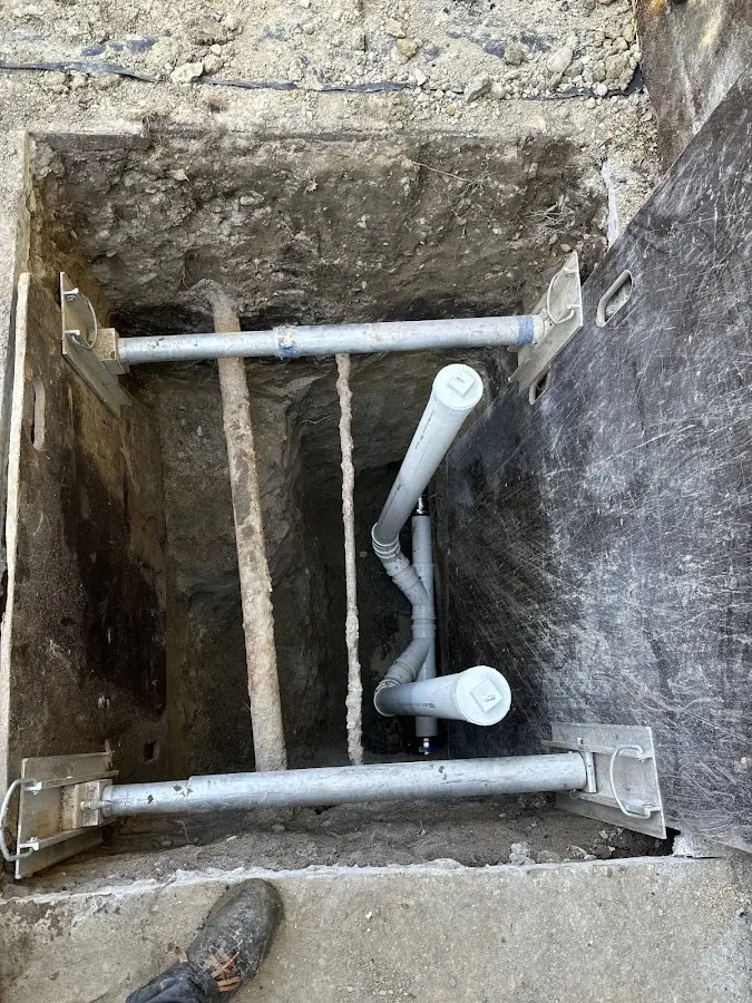 Experienced plumber completing Drain Cleaning work in Indianola